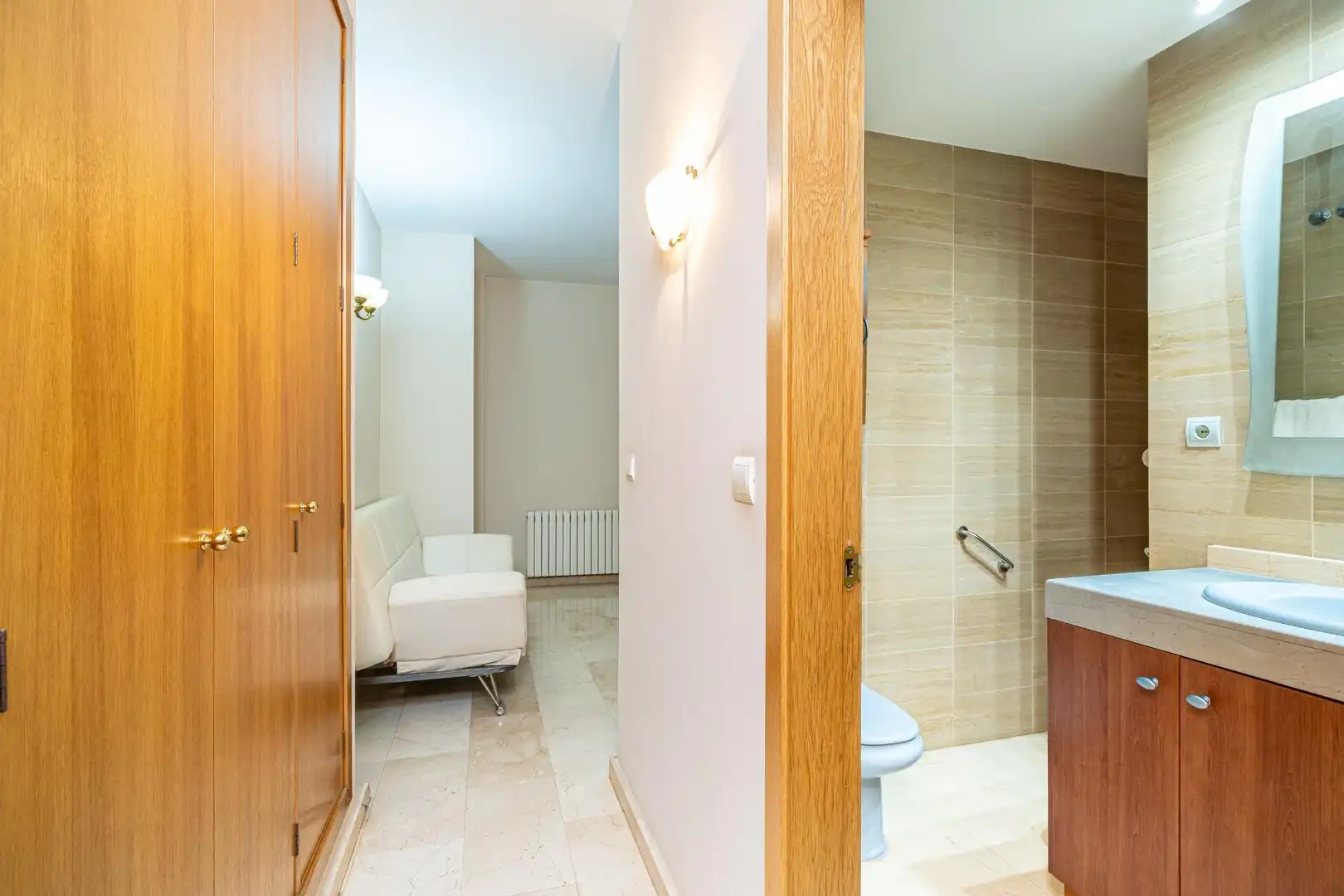 Ground floor with lift for sale in Carrer de l'Illa de Rodes, imagen 17