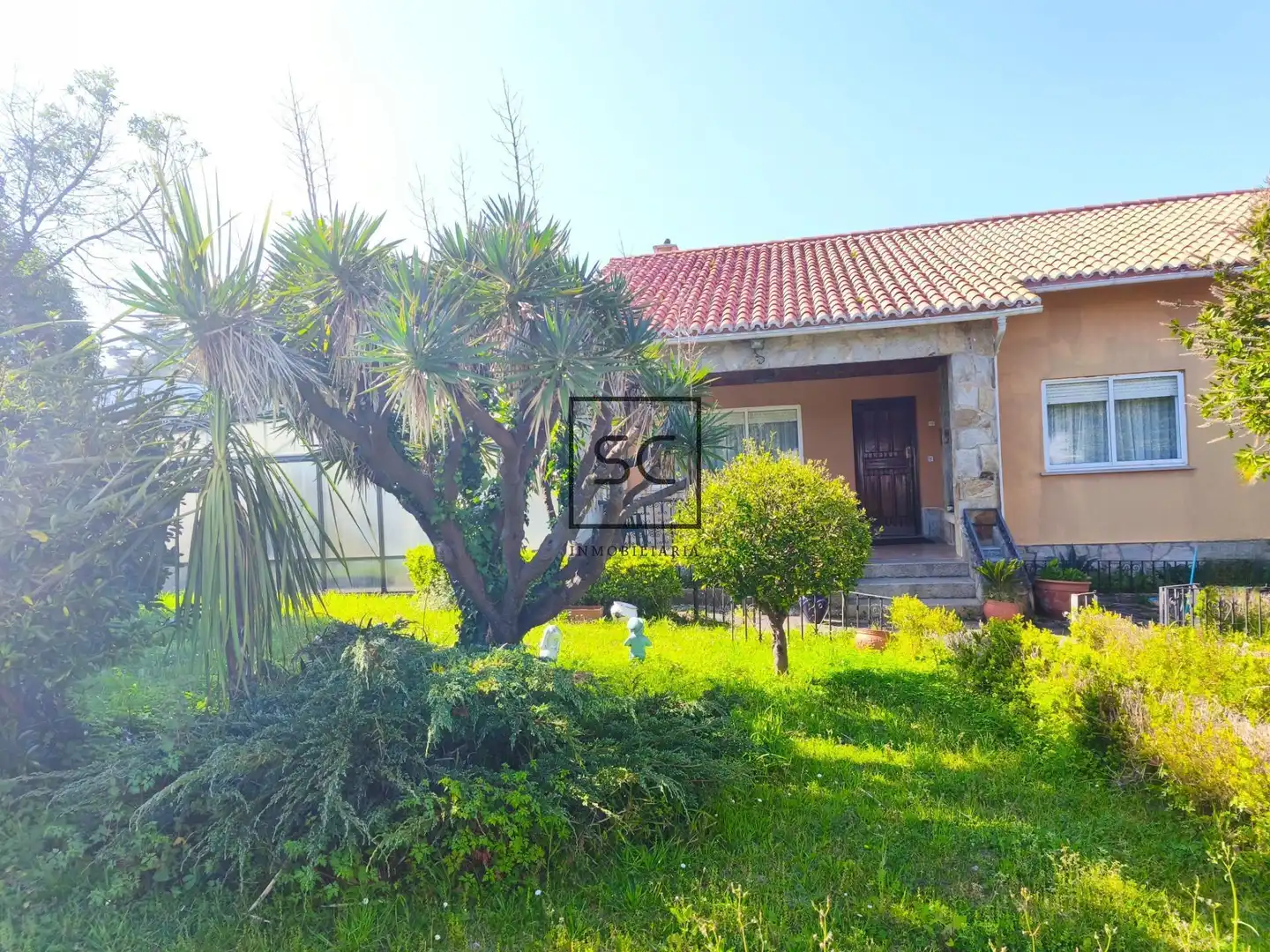 Vista exterior de Casa o xalet en venda en Ferrol amb Calefacció, Jardí privat i Traster