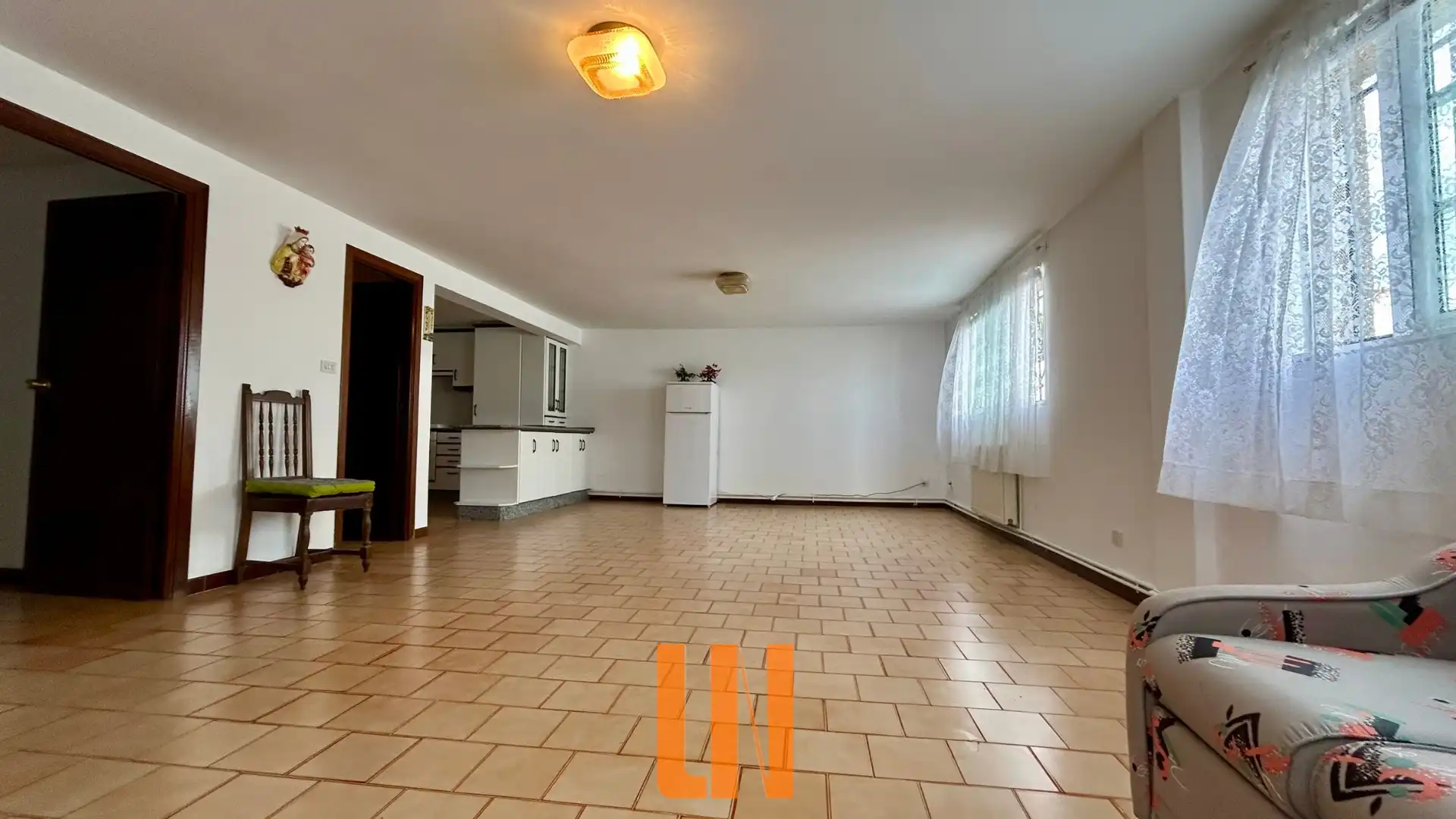 Sala de estar de Casa o chalet en venta en Oleiros con Calefacción, Jardín privado y Parquet