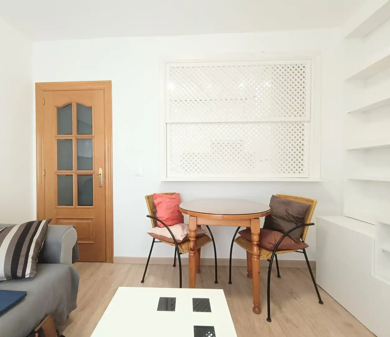 Comedor de Piso de alquiler en Madrid con Aire acondicionado, Terraza y Amueblado