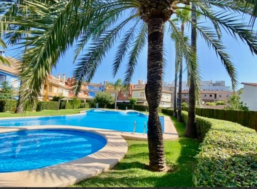 Piscina de Casa adosada en venda en Els Poblets amb Aire condicionat, Calefacció i Jardí privat