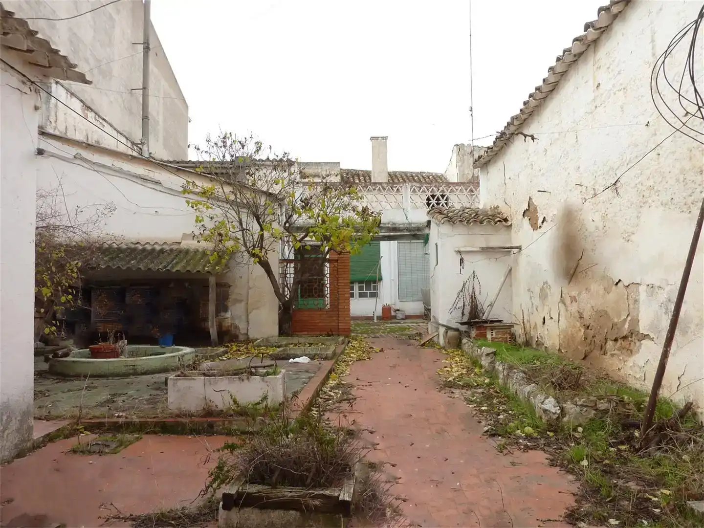Planta baixa en venda en La Roda amb Jardí privat i Traster