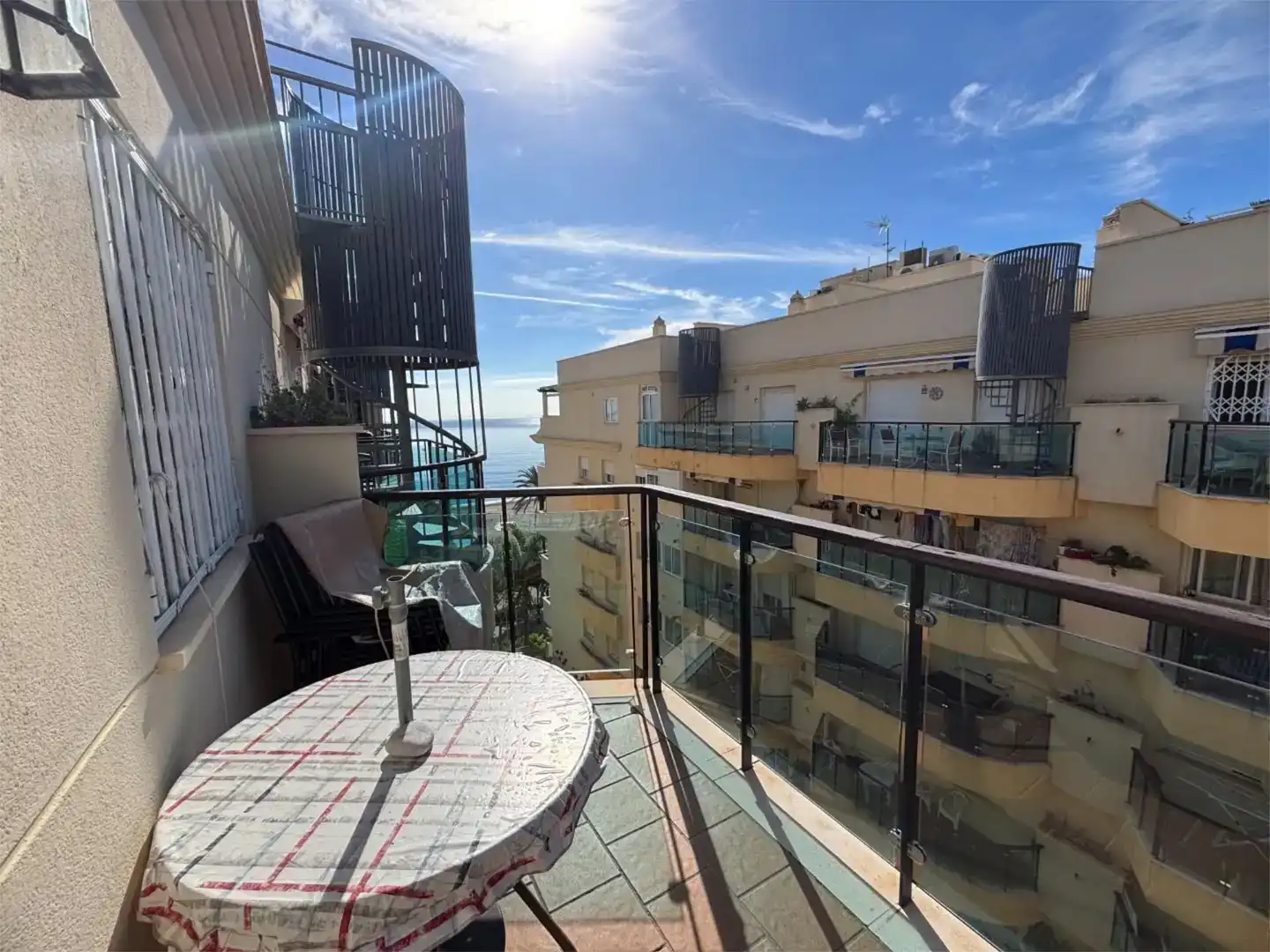 Terrasse von Dachboden zur Miete in Estepona mit Klimaanlage und Balkon