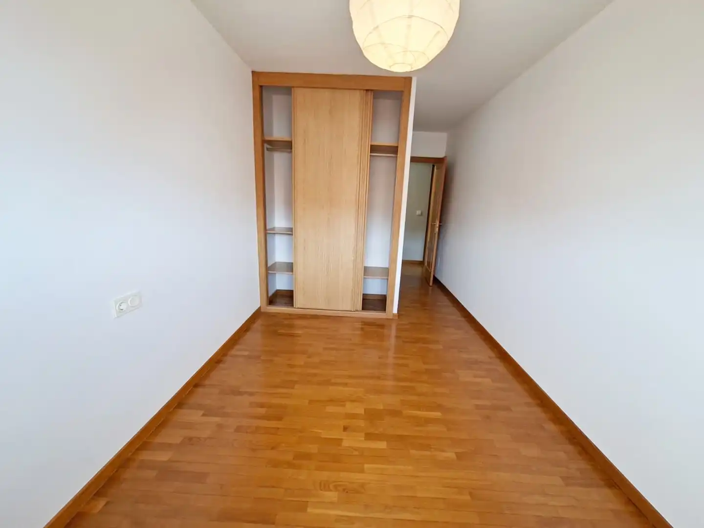 Habitación de Ático en venta en Ribeira con Calefacción, Terraza y Trastero