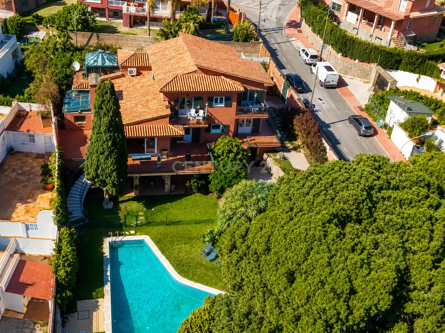 Außenansicht von Wohnungen zur Miete in Benalmádena mit Klimaanlage, Privatgarten und Schwimmbad