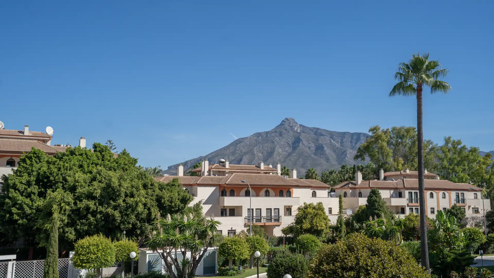Außenansicht von Wohnungen zur Miete in Marbella mit Klimaanlage, Heizung und Terrasse