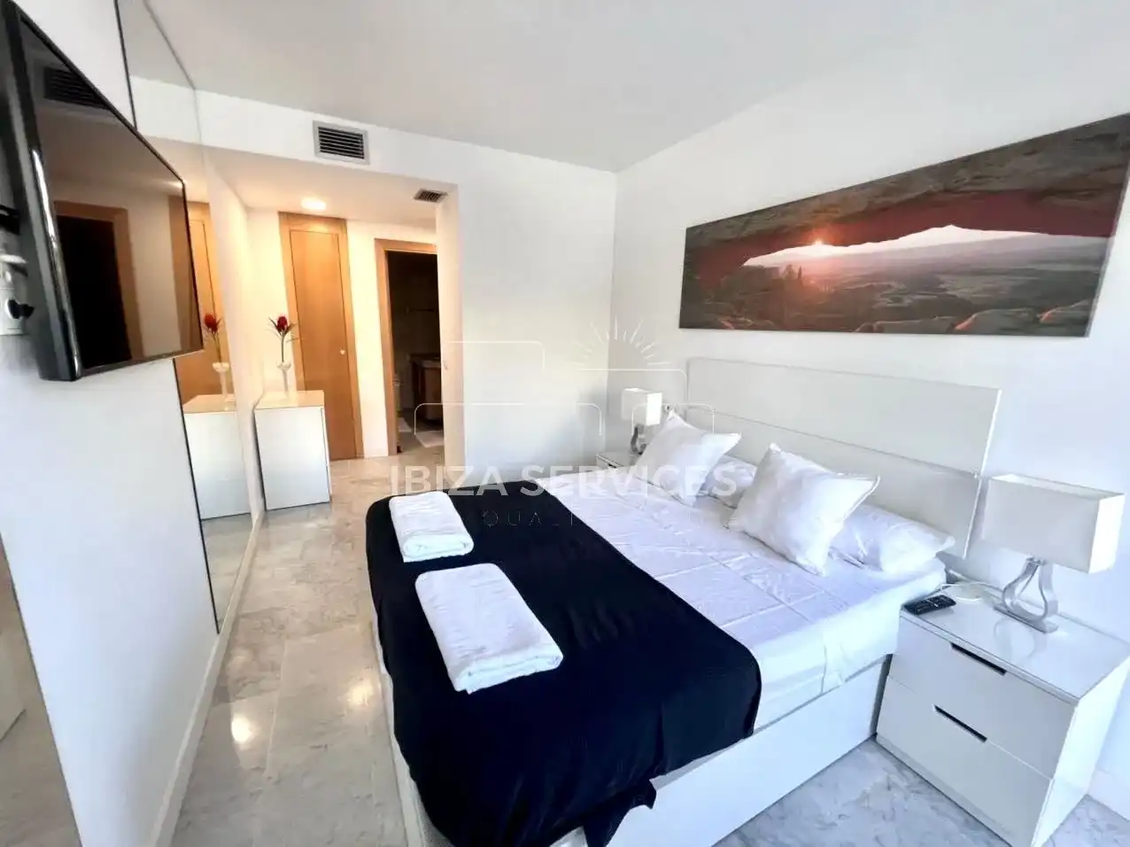 Dormitori de Pis en venda en Eivissa amb Aire condicionat, Jardí privat i Piscina
