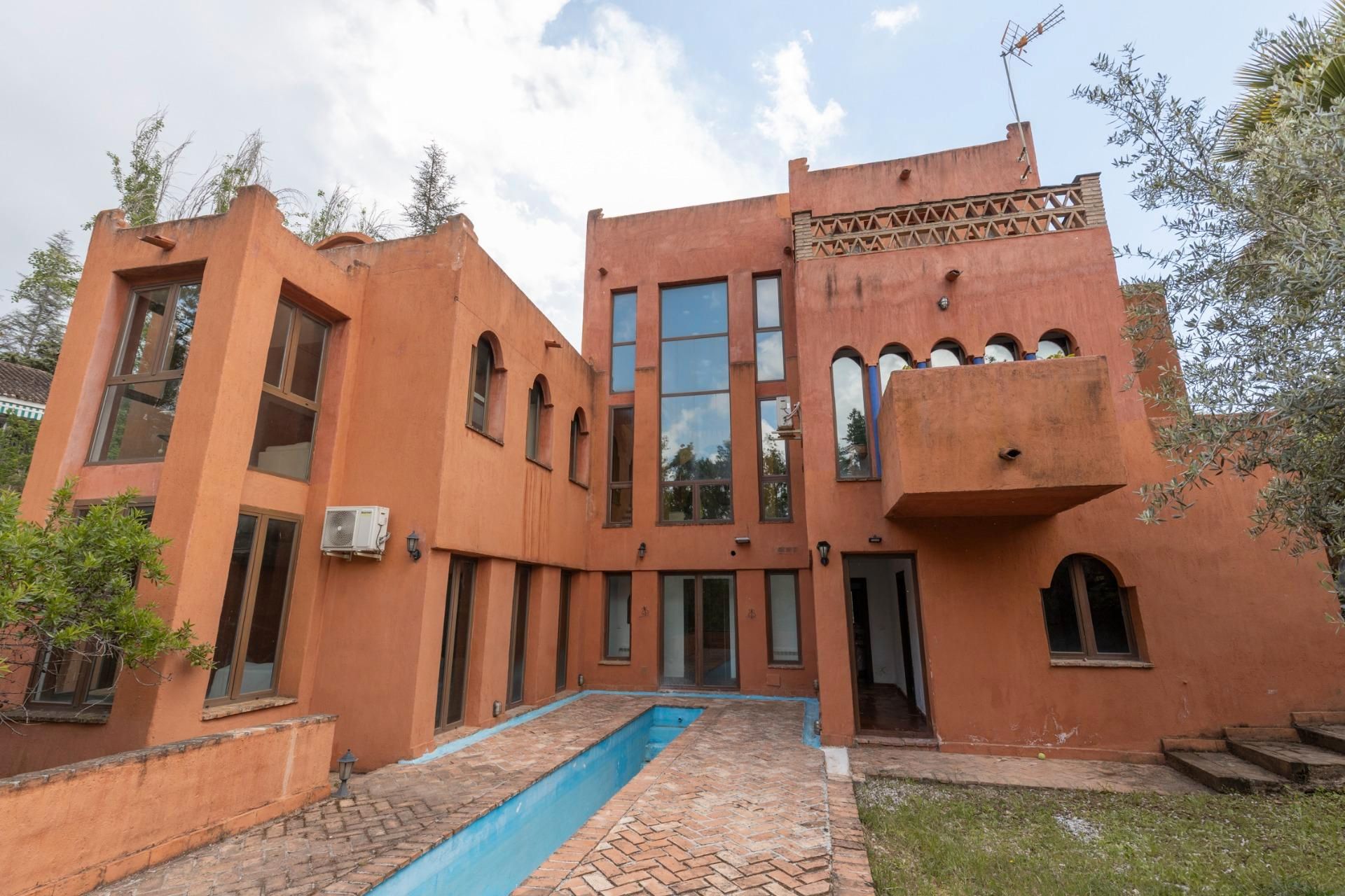 Exterior view of House or chalet for sale in Alfacar  with Air Conditioner, Heating and Private garden