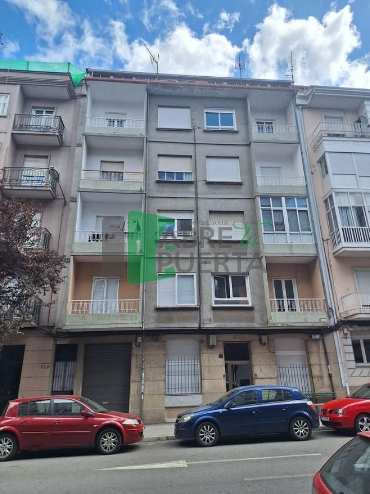 Vista exterior de Pis en venda en Ourense Capital  amb Calefacció