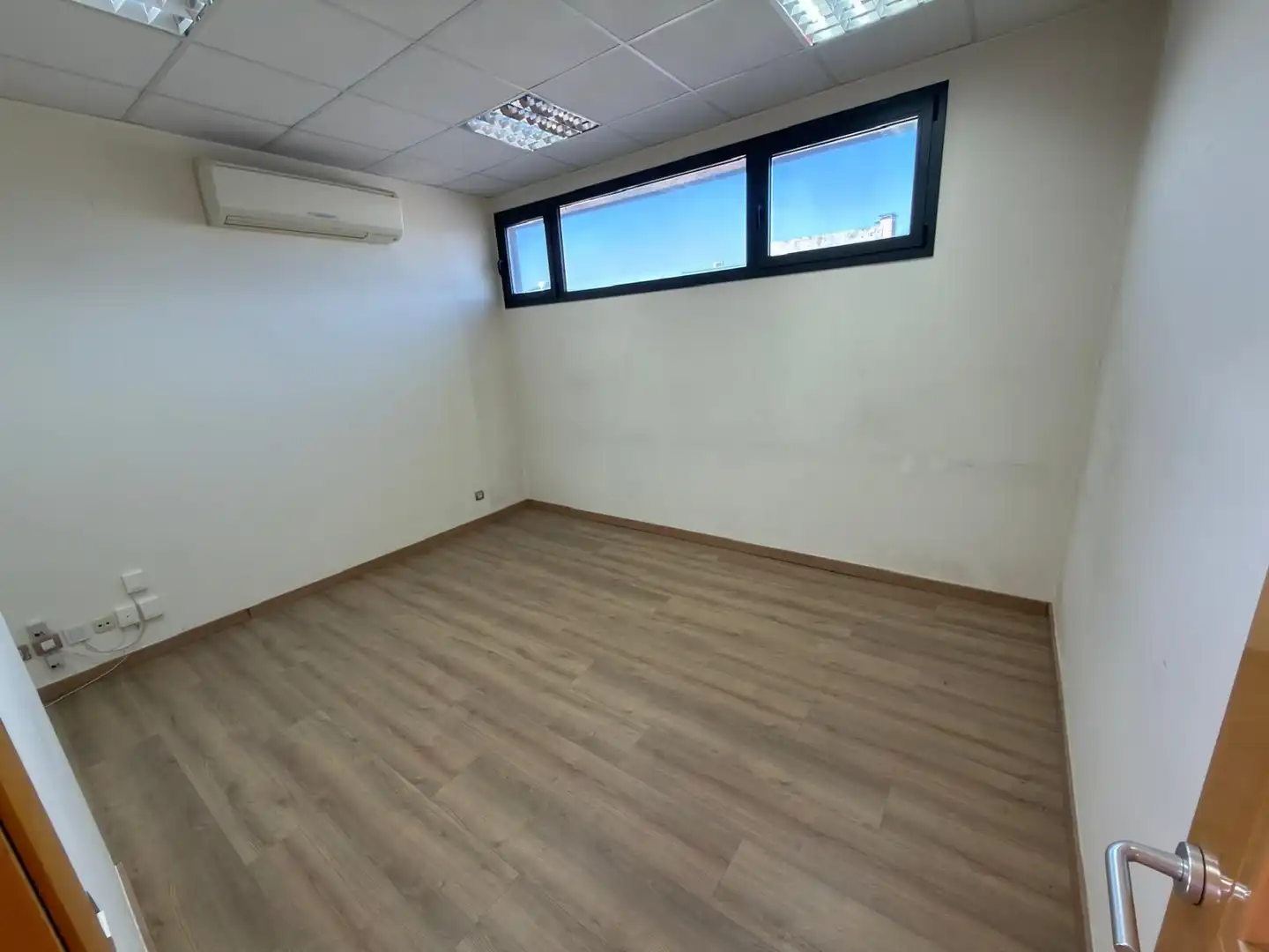 Office for rent in Villaviciosa de Odón  with Air Conditioner