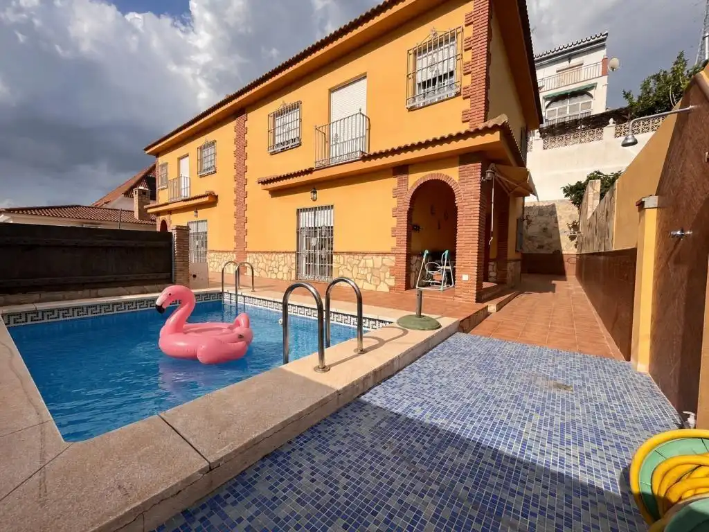 Piscina de Casa o chalet en venta en Málaga con Aire acondicionado, Calefacción y Jardín privado