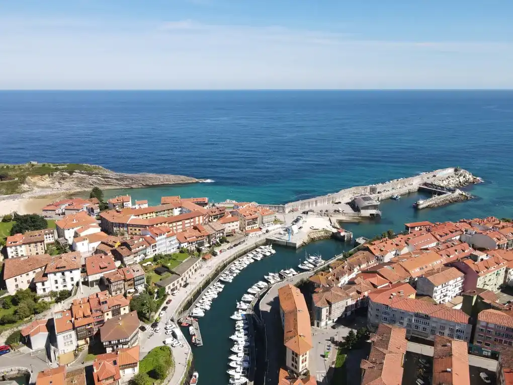 Exterior view of Flat for sale in Llanes  with Heating and Furnished