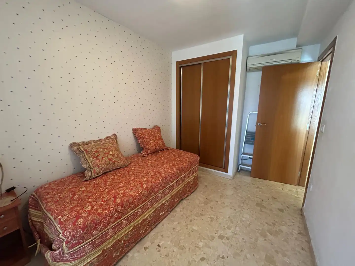 Schlafzimmer von Wohnung zum Verkauf in Cullera mit Klimaanlage und Möbliert