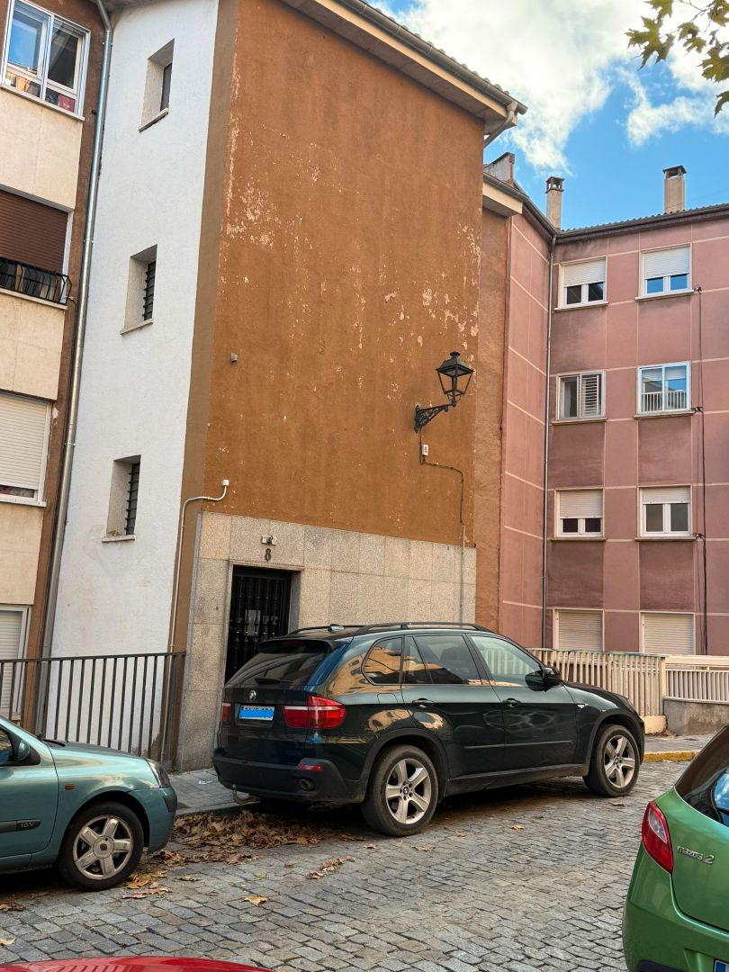 Vista exterior de Pis en venda en Ávila Capital amb Calefacció, Terrassa i Piscina comunitària