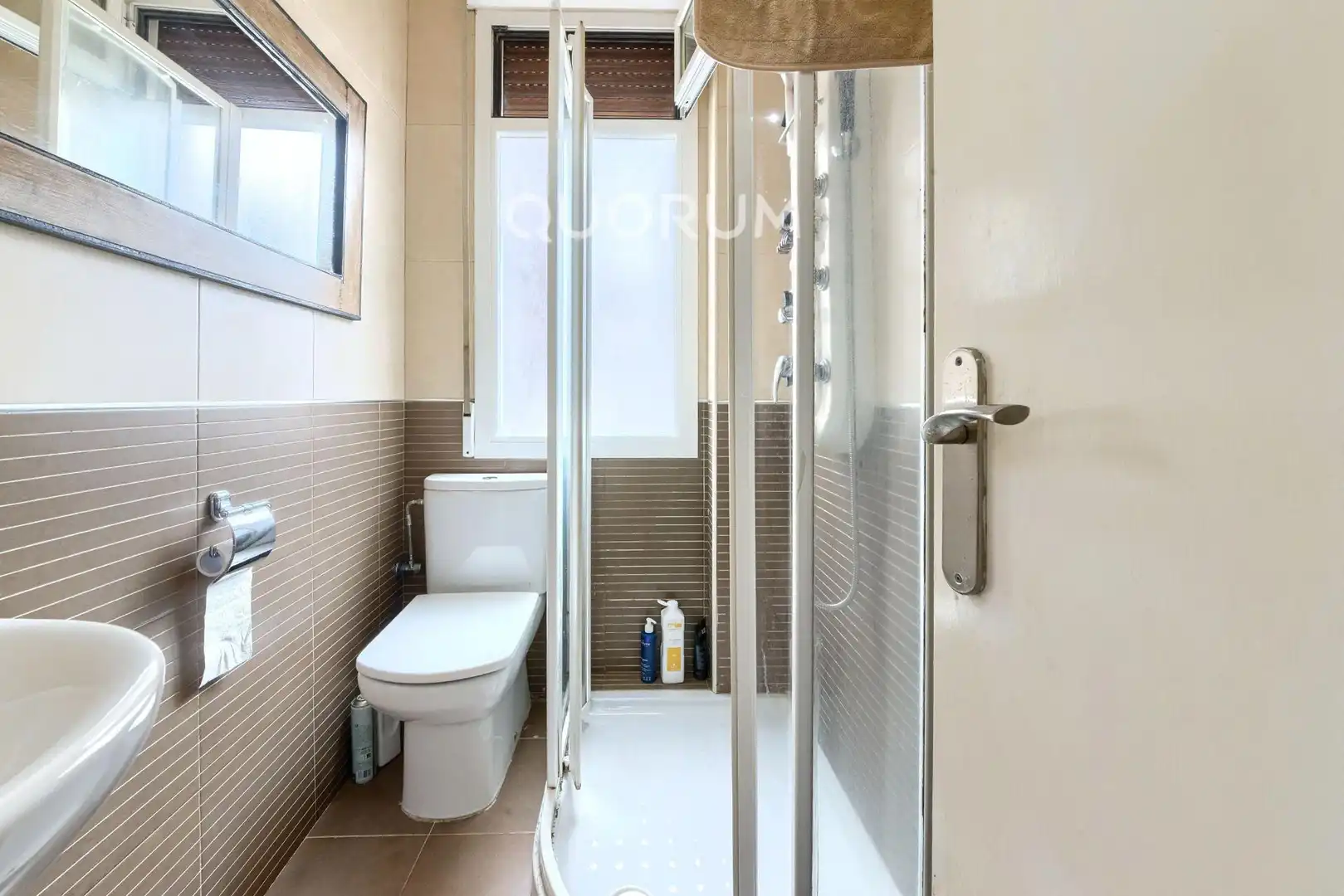 Baño de Piso en venta en Basauri  con Calefacción y Amueblado