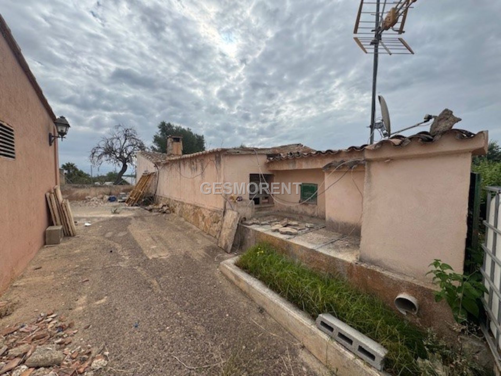 Country house for sale