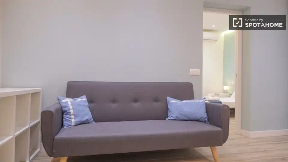Living room of Flat for rent in Madrid  with Air Conditioner, Heating and Furnished