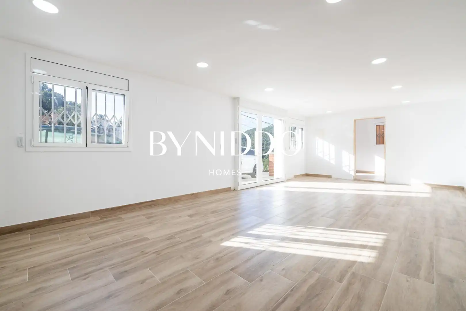 Living room of Houses for sale in Sant Cugat del Vallès  with Heating, Private garden and Terrace