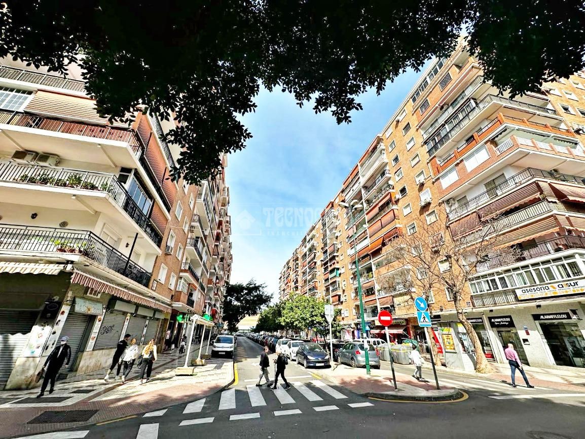 Piso en venta en Los Guindos - Parque Mediterráneo - Santa Paula, Carretera de Cádiz, Málaga Capital