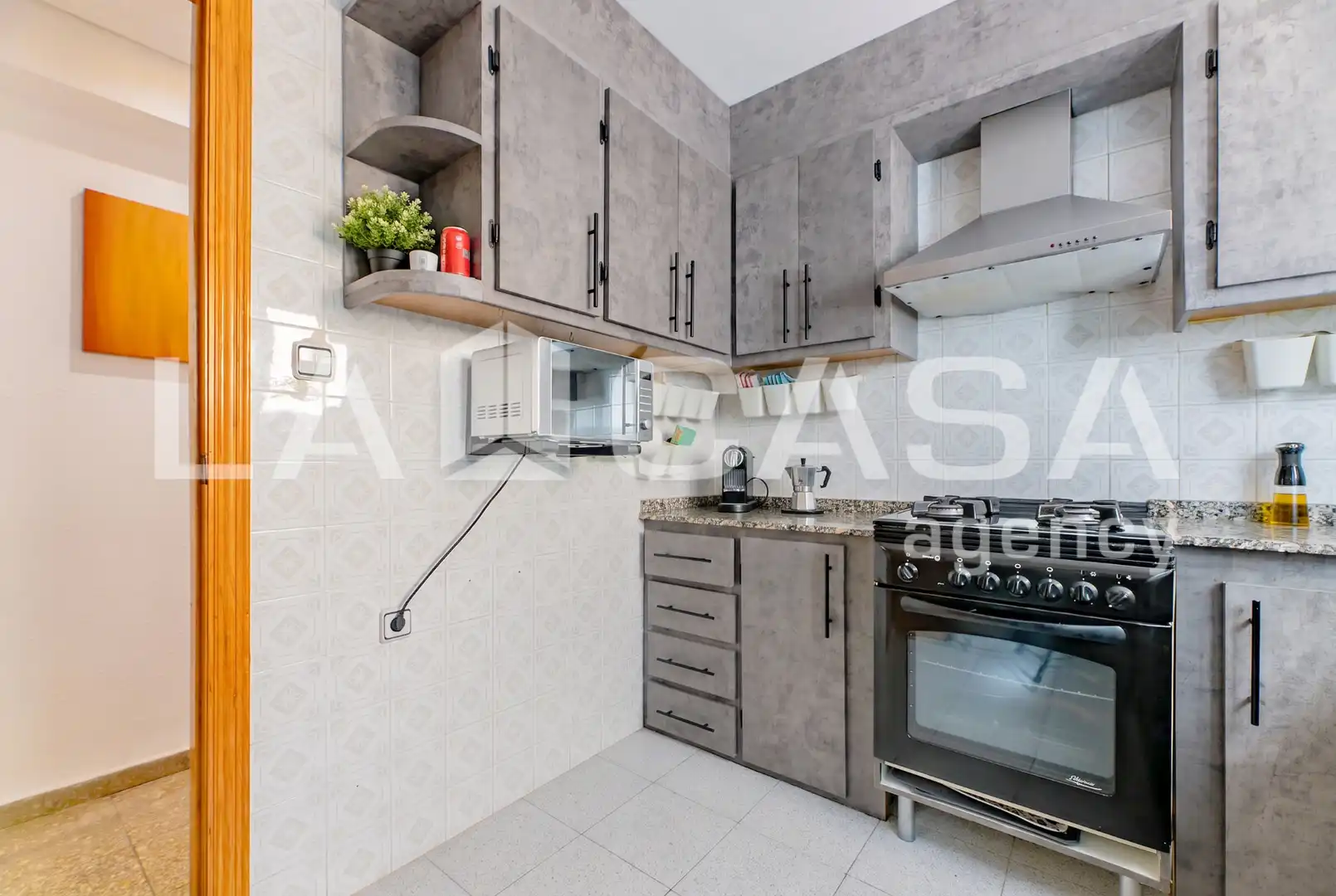 Kitchen of Flat for sale in Valencia  with Oven and Washing machine