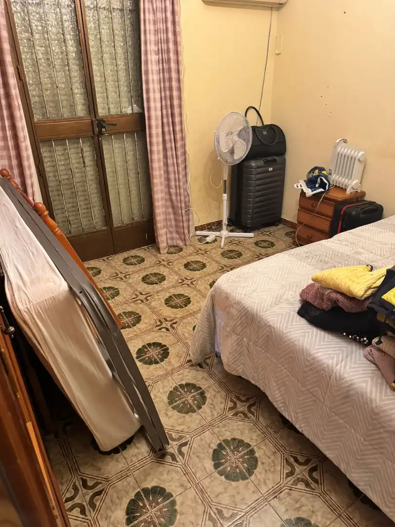 Habitación de Casa adosada en venta en Dos Hermanas con Aire acondicionado, Terraza y Amueblado