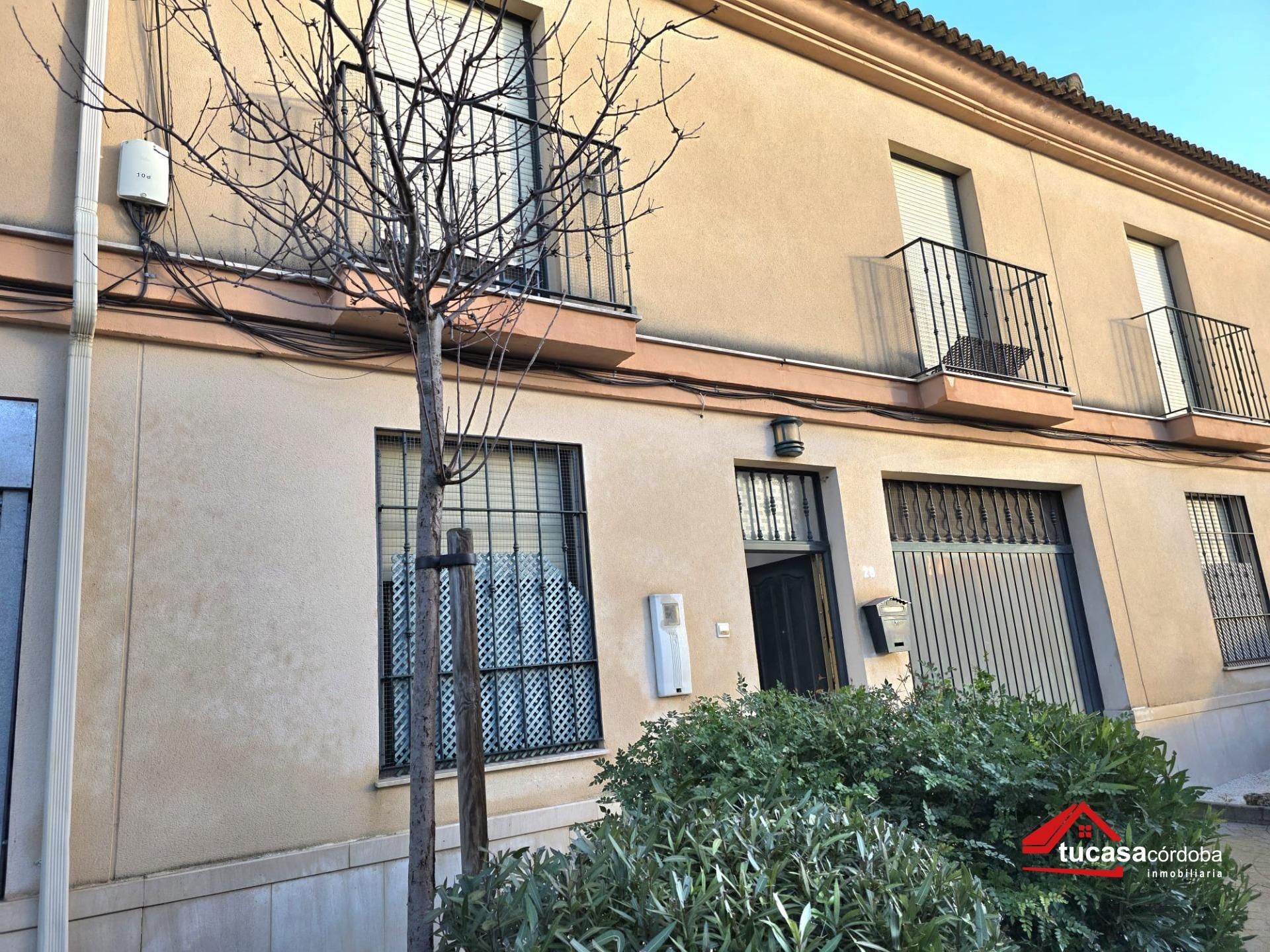 Vista exterior de Casa adosada en venda en Guadalcázar amb Aire condicionat i Terrassa