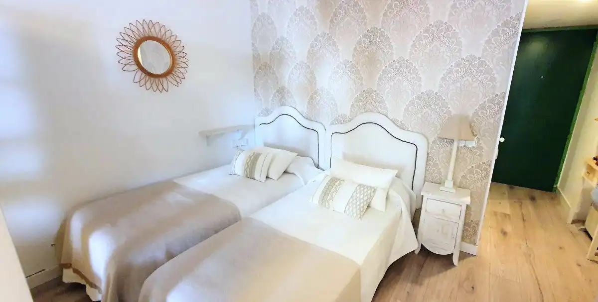 Habitación de Apartamento en venta en Sotogrande con Aire acondicionado, Calefacción y Terraza