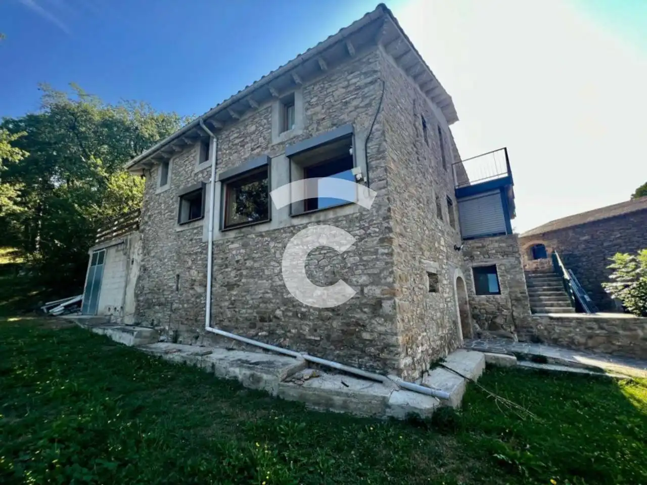 Vista exterior de Finca rústica en venda en Les Llosses amb Calefacció, Jardí privat i Parquet