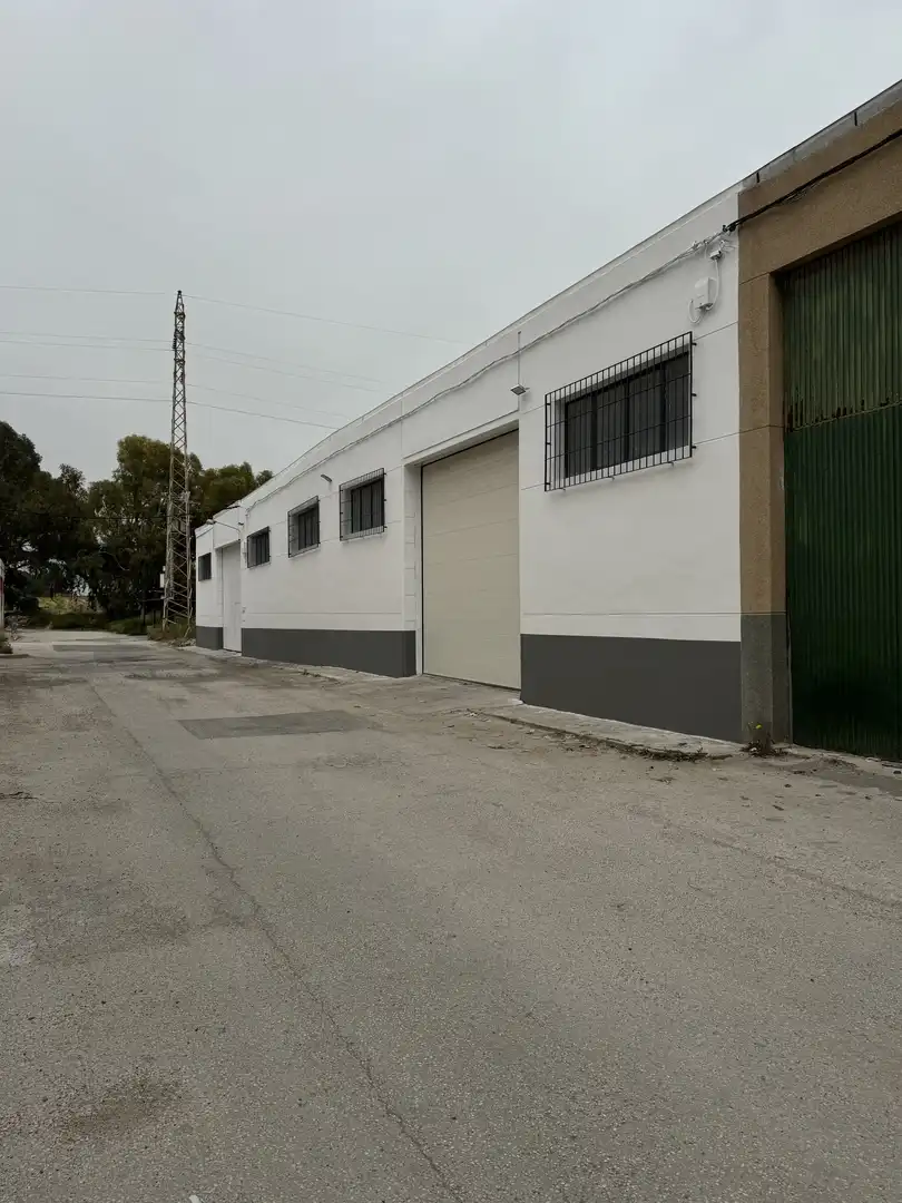 Vista exterior de Local de alquiler en Murcia