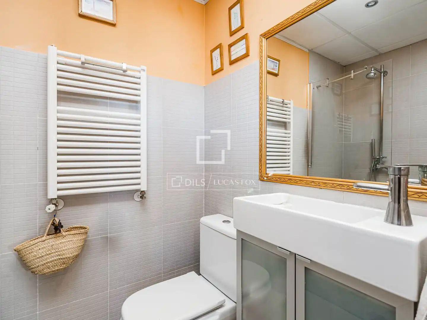 Bathroom of Attic for sale in Madrid  with Air Conditioner, Heating and Terrace