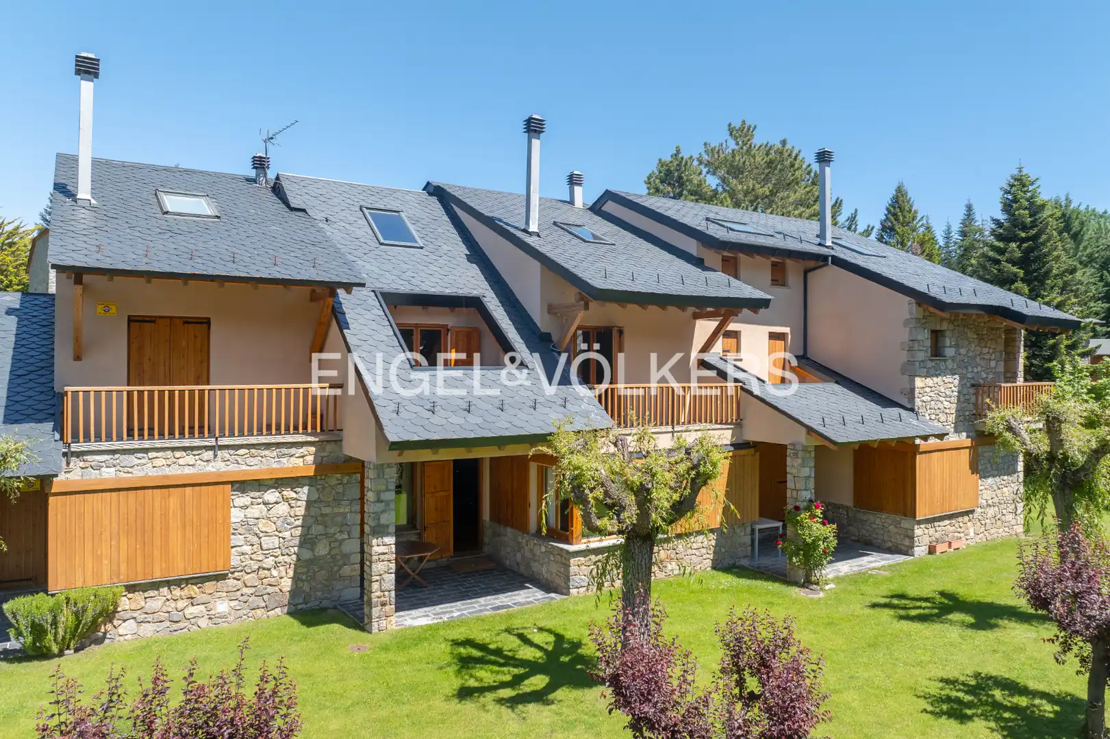 Exterior view of Detached homes for sale in Urús  with Heating, Parquet flooring and Terrace