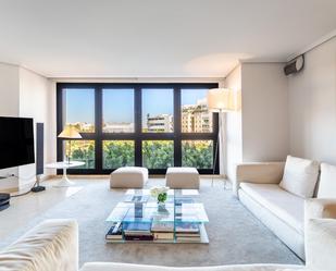 Living room of Flat for sale in  Valencia Capital  with Air Conditioner, Heating and Jacuzzi