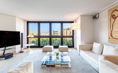 Living room of Flat for sale in  Valencia Capital  with Air Conditioner, Heating and Jacuzzi