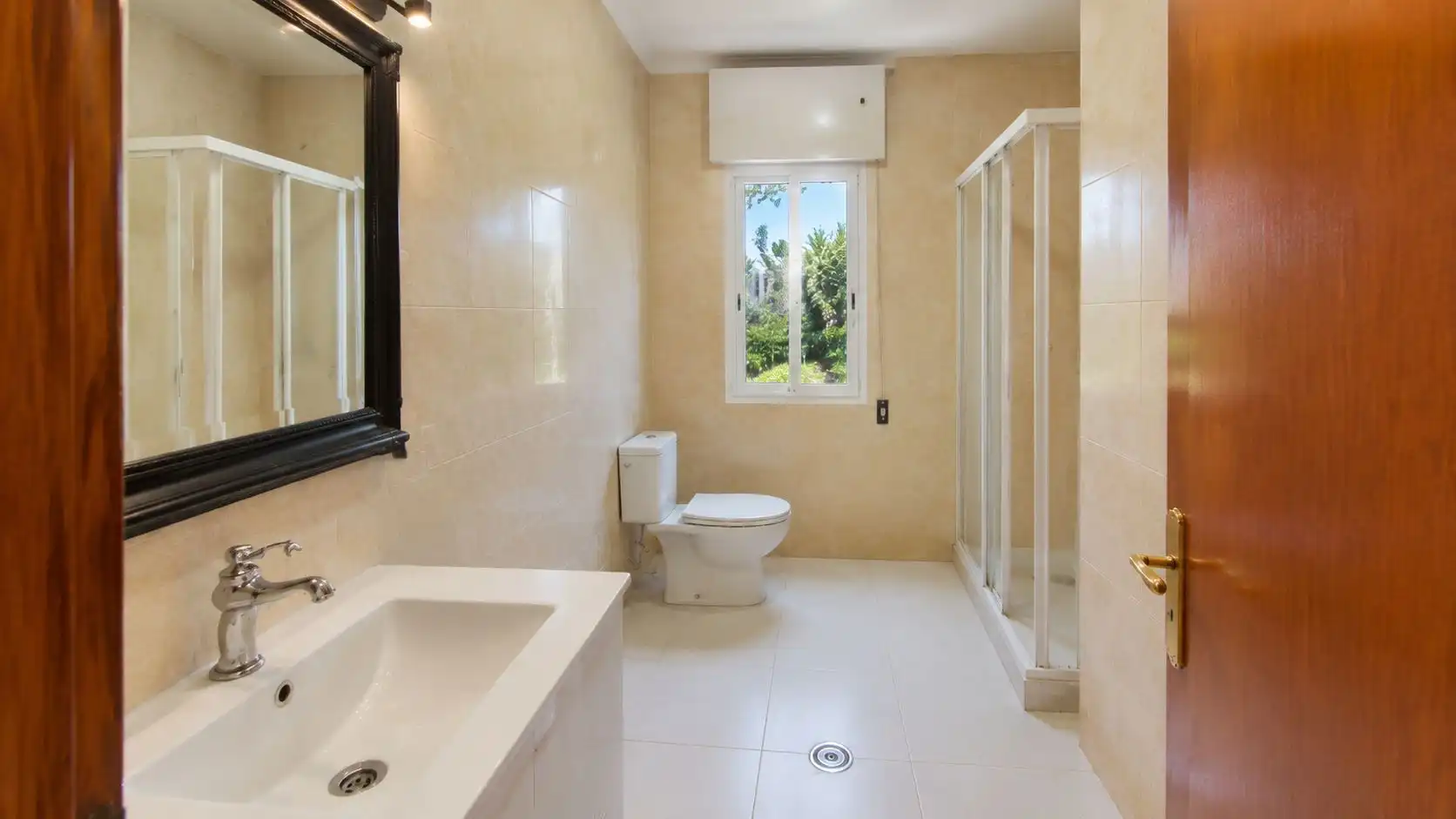 Baño de Casa o chalet en venta en El Casar de Escalona con Jardín privado y Alarma