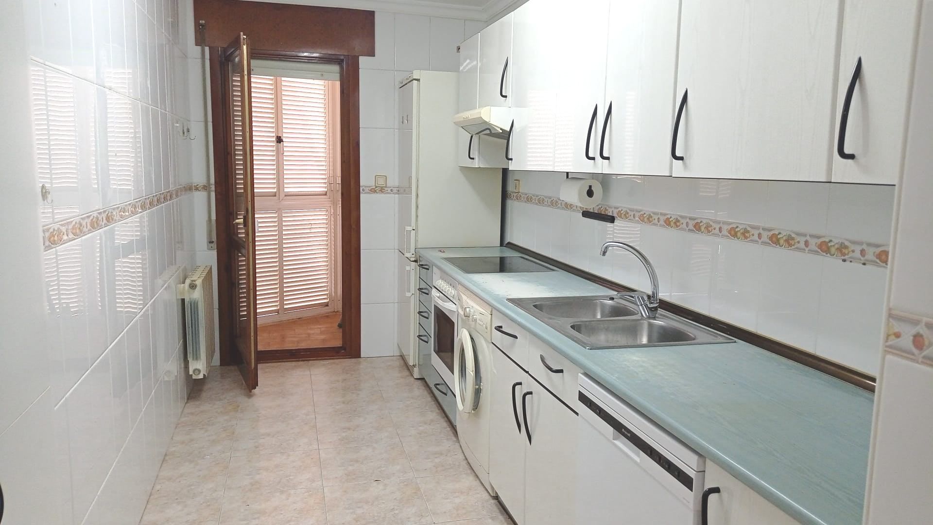 Kitchen of Flat for sale in Monzón  with Air Conditioner, Heating and Terrace