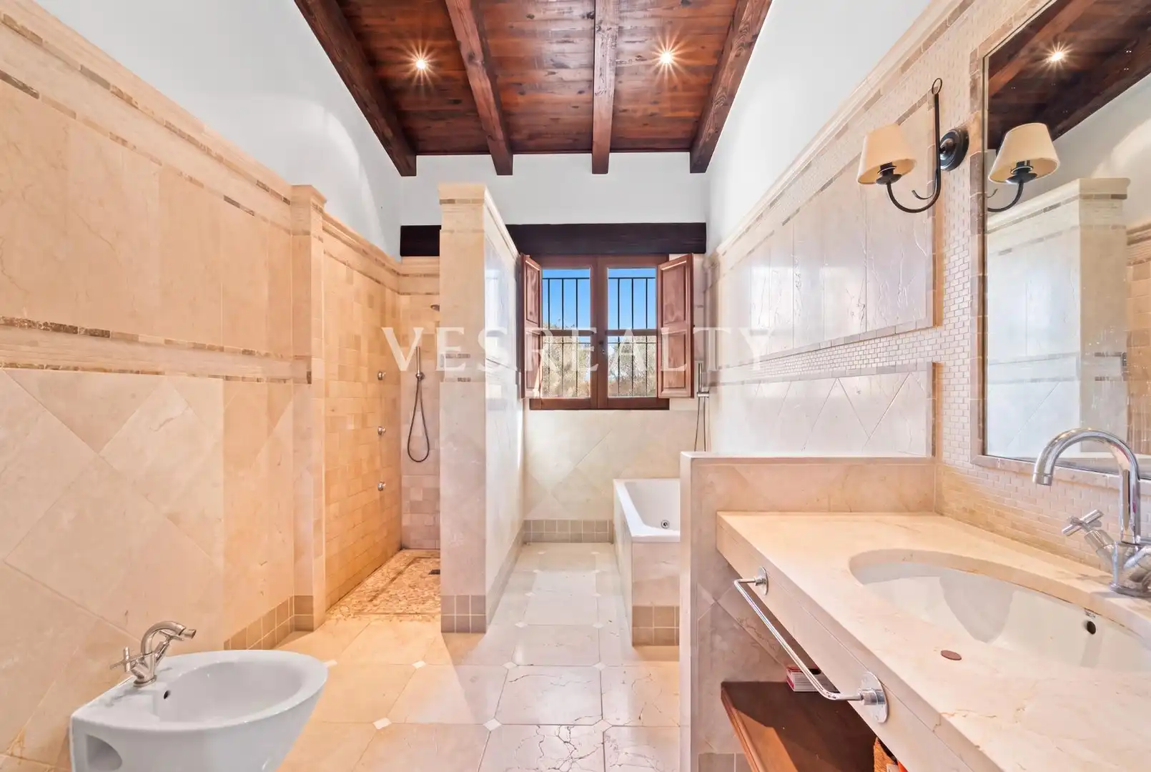 Bany de Casa o xalet en venda en Elche / Elx amb Aire condicionat, Calefacció i Jardí privat