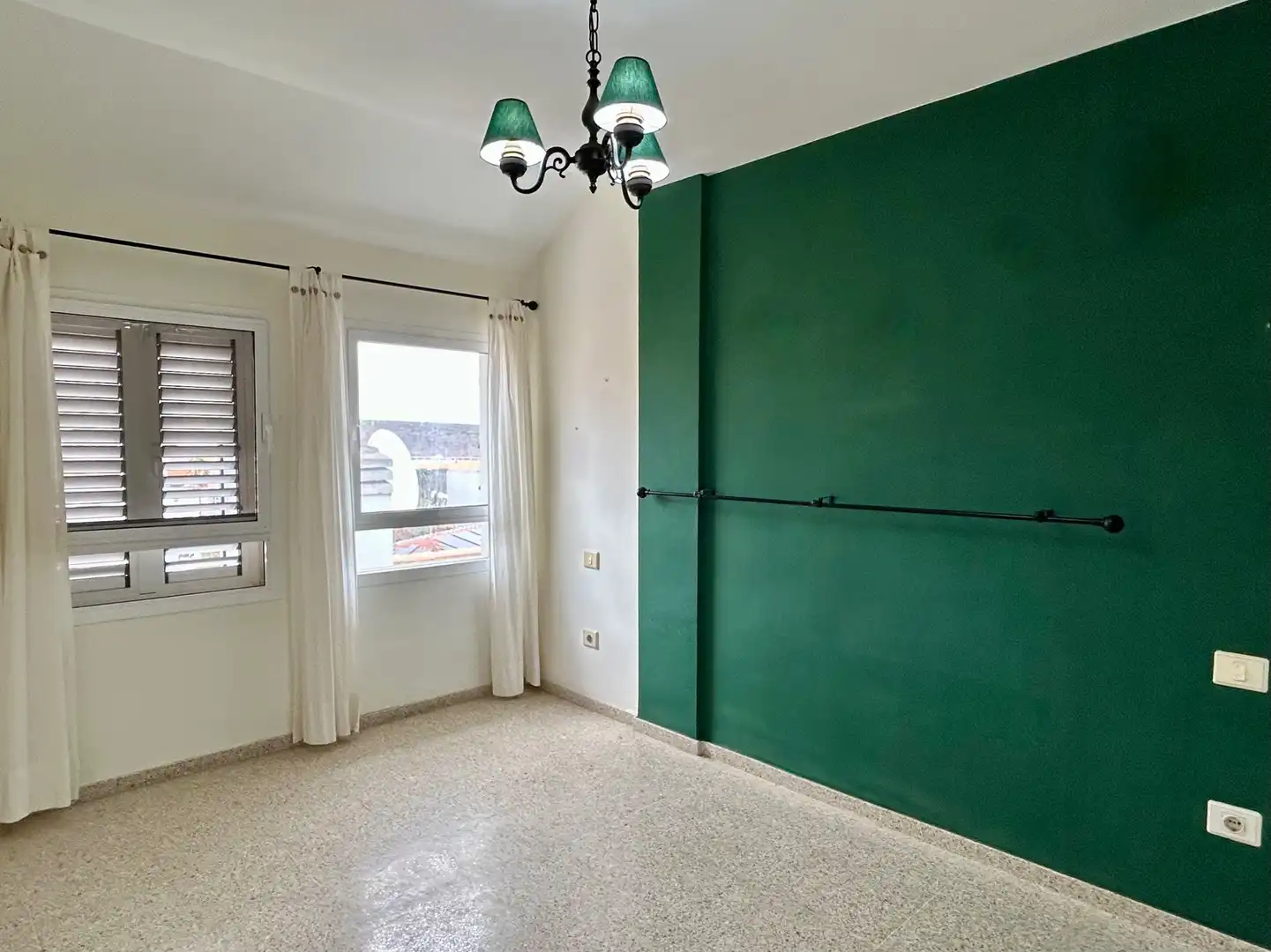Habitación de Dúplex en venta en Telde con Trastero, Horno y Lavadora