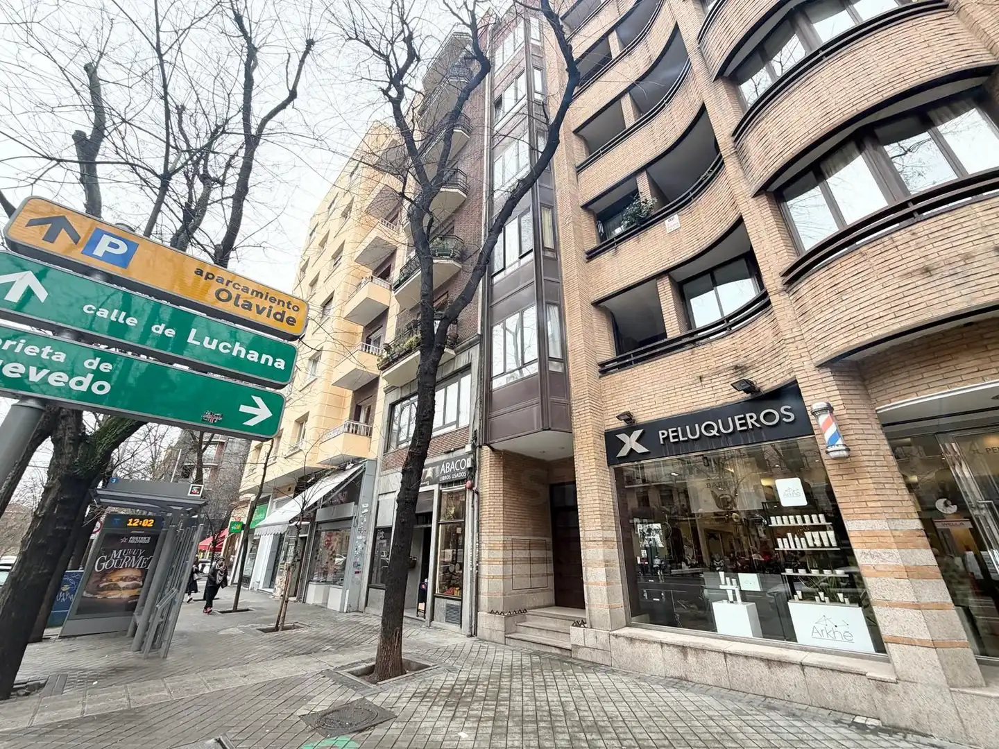 Vista exterior de Estudi en venda en Madrid amb Aire condicionat i Calefacció