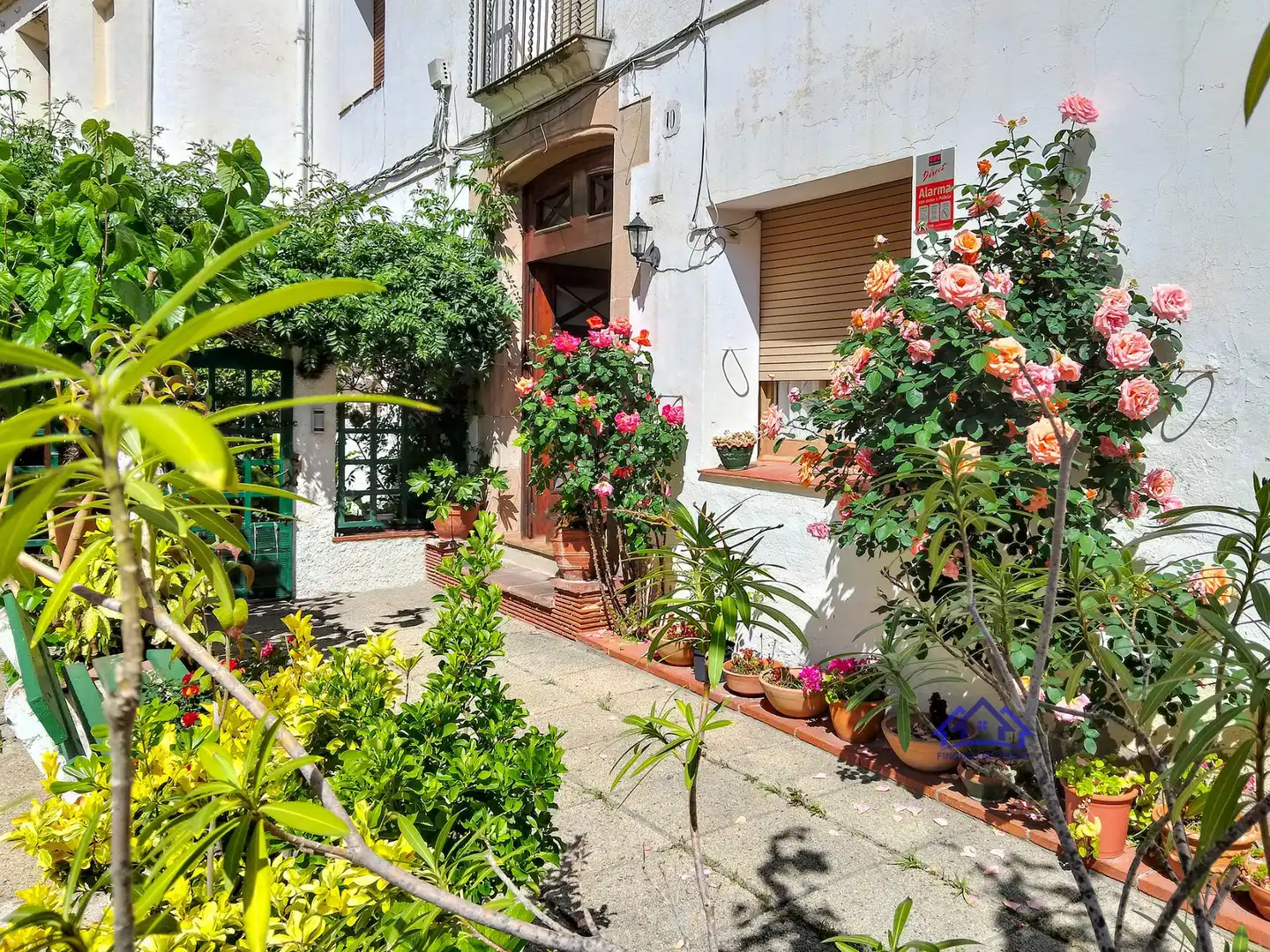 Vista exterior de Finca rústica en venda en Arenys de Mar amb Calefacció, Jardí privat i Terrassa