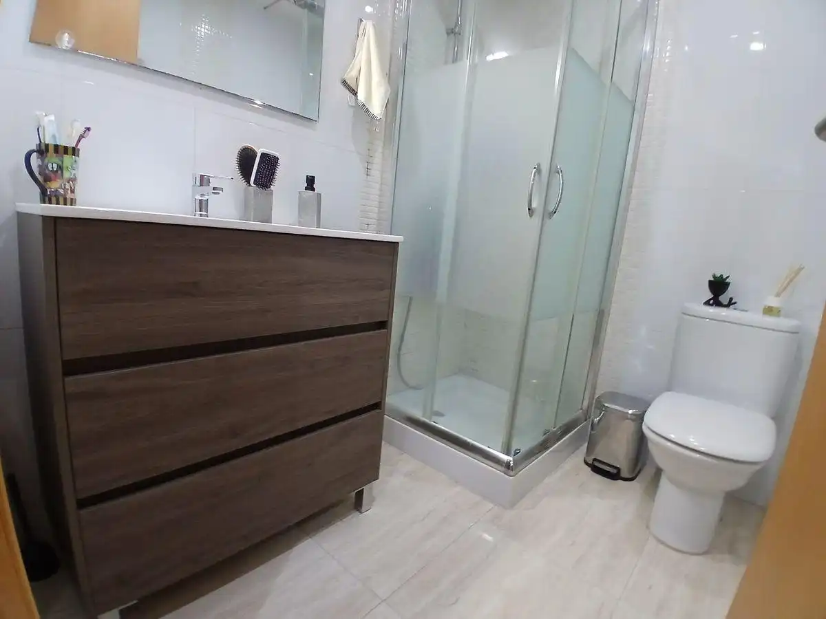 Baño de Piso en venta en Deltebre con Terraza, Amueblado y Balcón