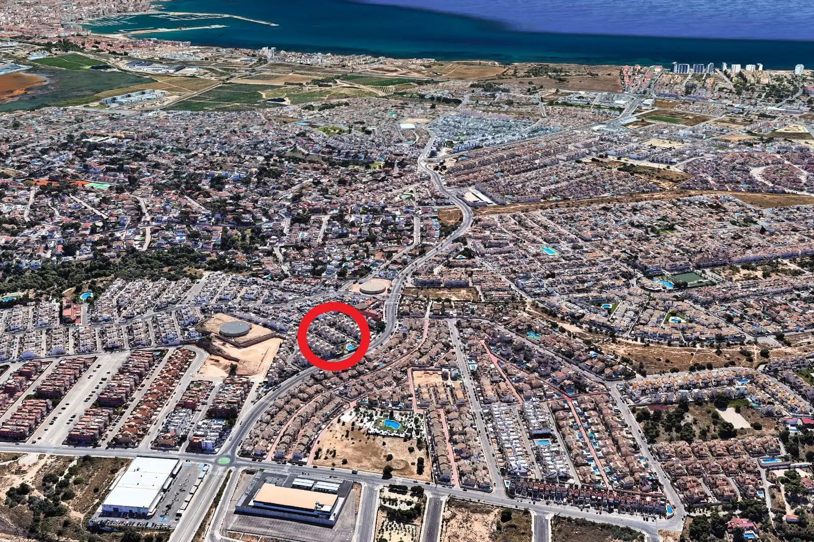 Vista exterior de Casa o xalet en venda en Orihuela amb Aire condicionat, Calefacció i Jardí privat