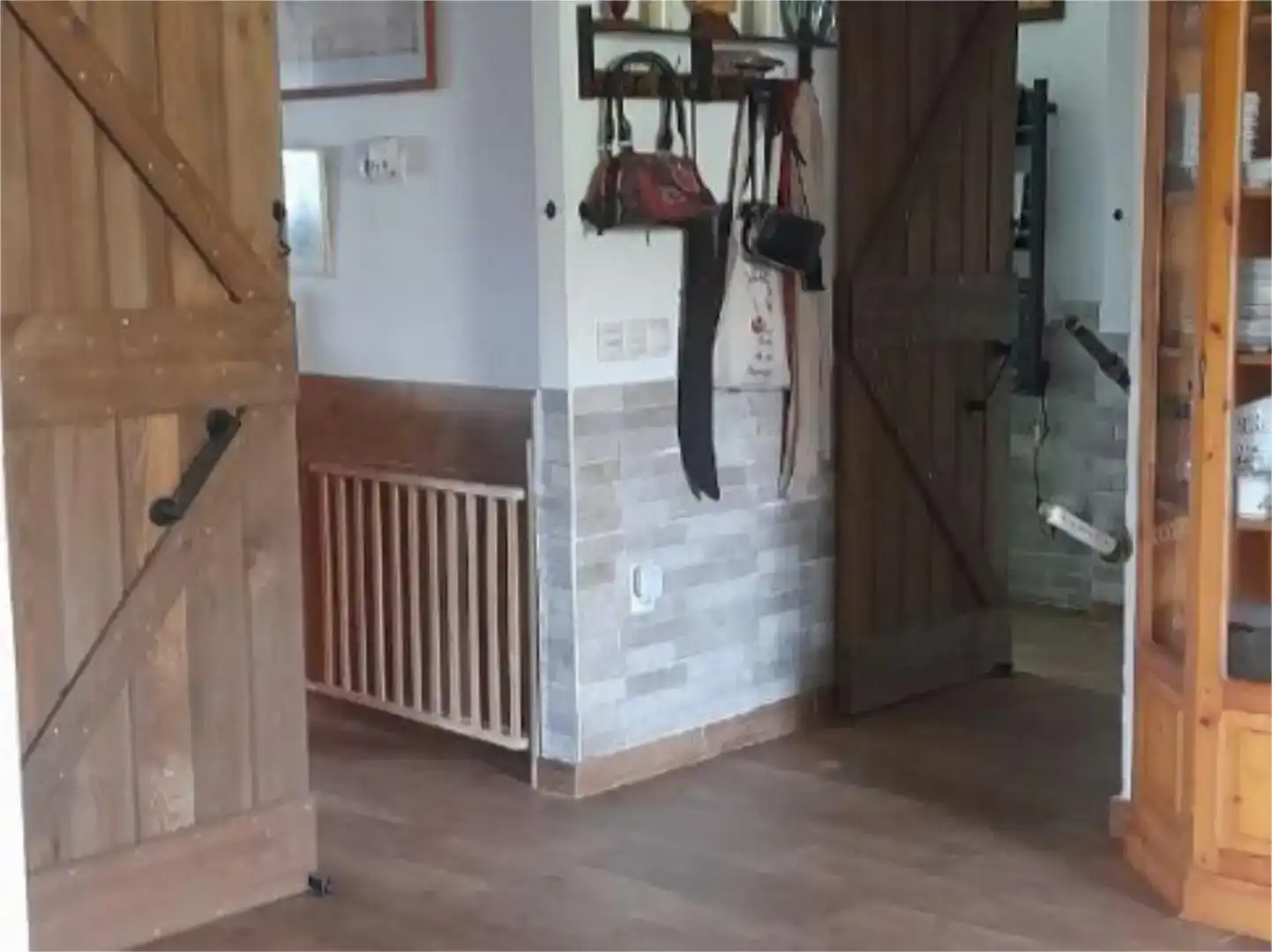 Flat for sale in Llombai  with Air Conditioner, Private garden and Storage room