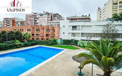 Piscina de Pis de lloguer en  Barcelona Capital amb Aire condicionat, Calefacció i Terrassa