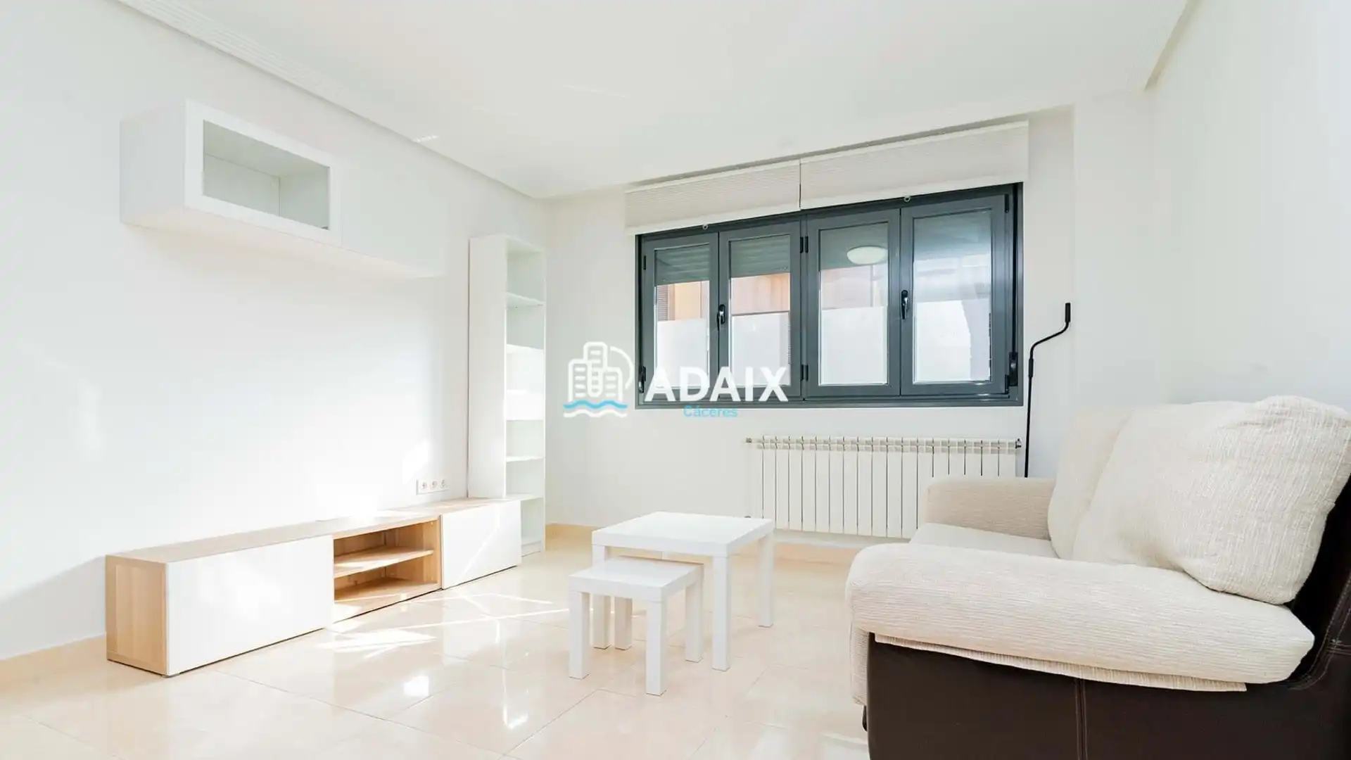 Habitación de Piso de alquiler en Cáceres Capital con Aire acondicionado, Calefacción y Trastero