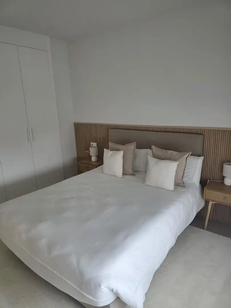Bedroom of Apartments for rent in Nueva Andalucía