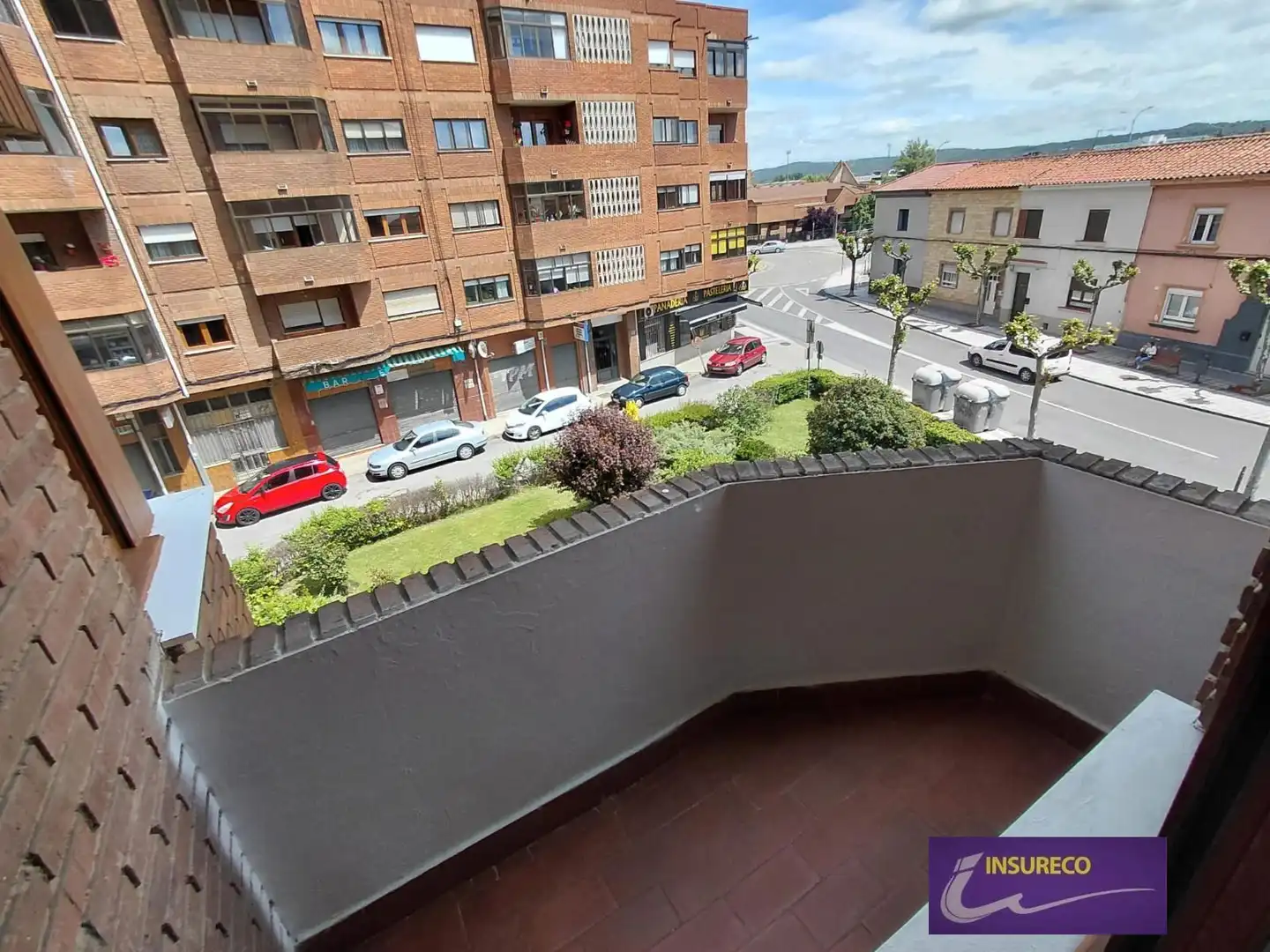 Vista exterior de Pis de lloguer en León Capital  amb Calefacció, Terrassa i Traster