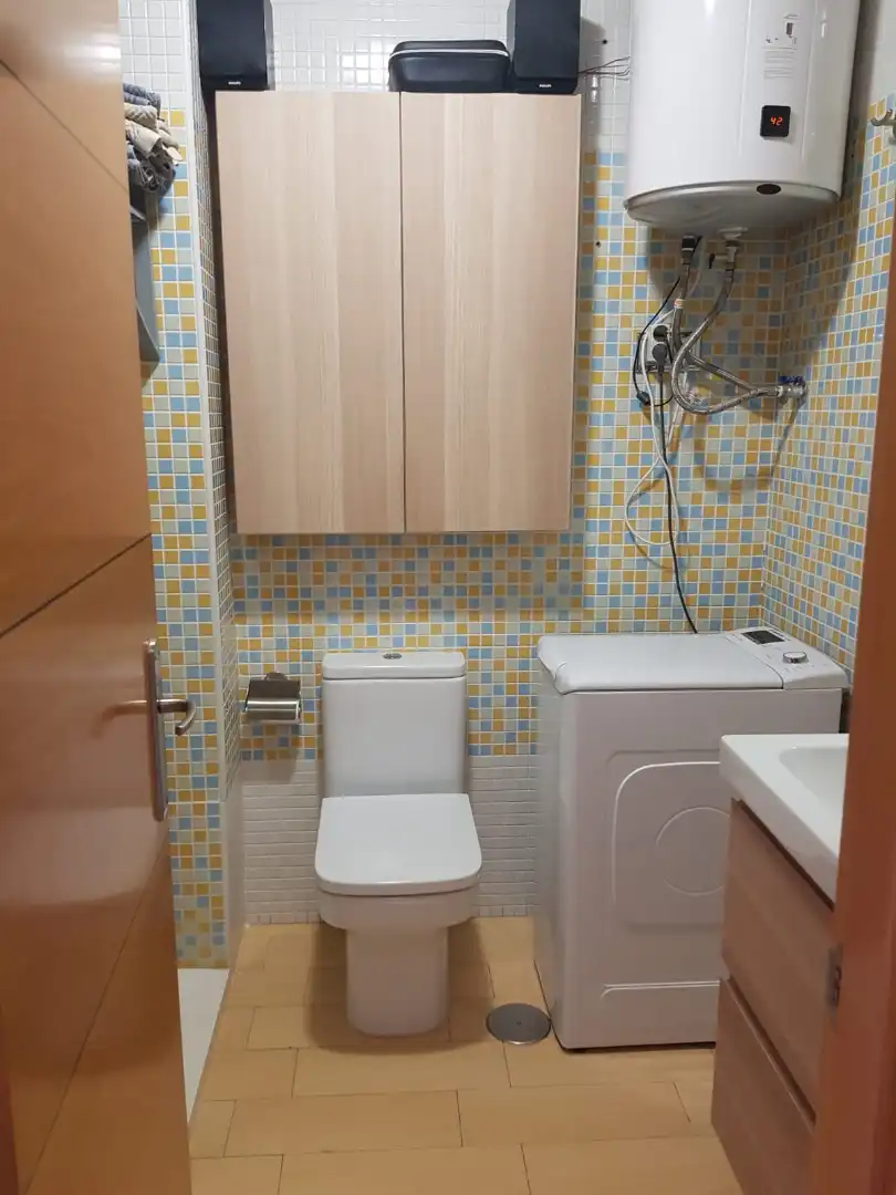 Bany de Pis en venda en Fuengirola amb Aire condicionat, Moblat i Balcó