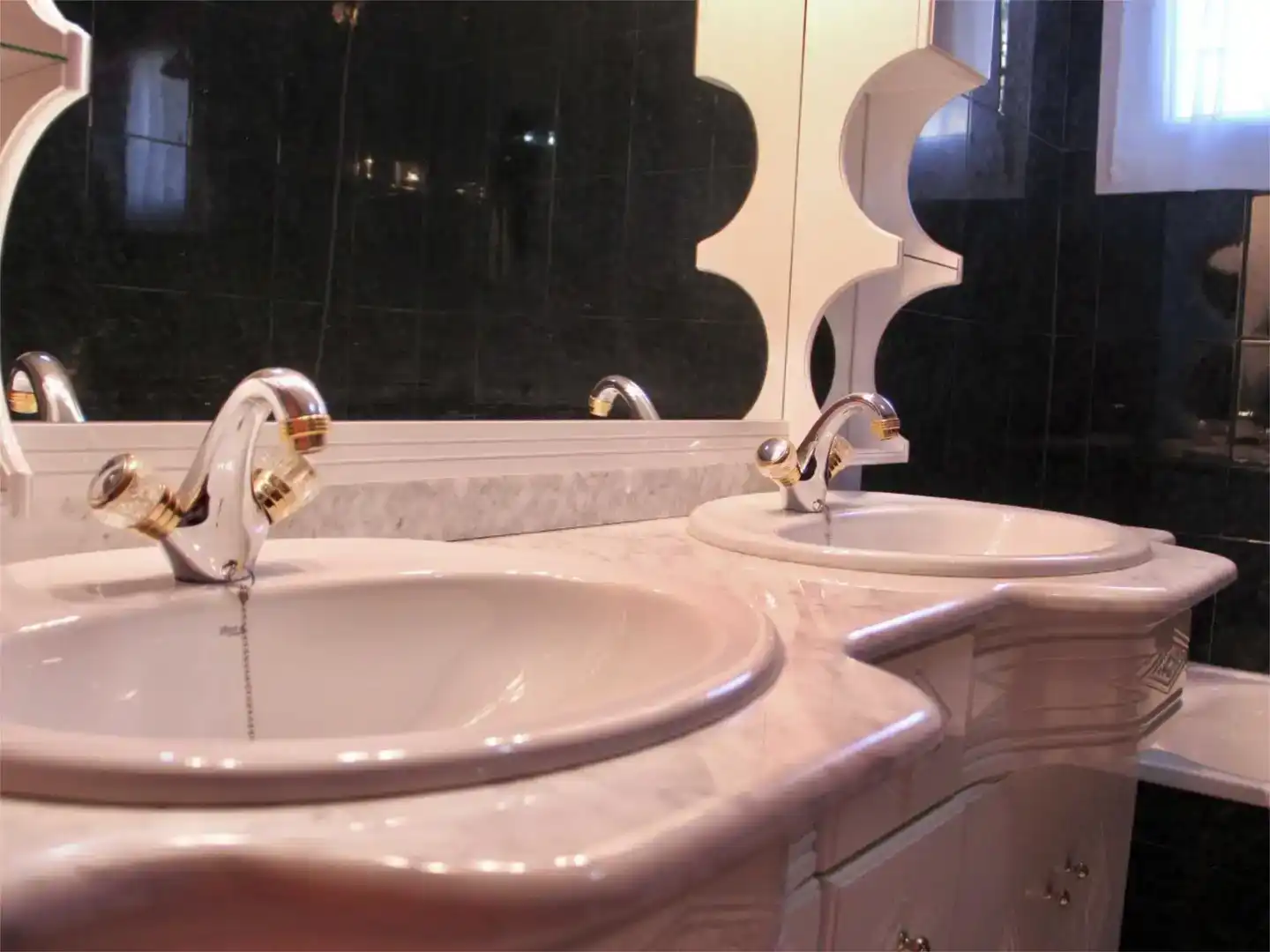Baño de Piso en venta en Benaocaz con Jardín privado, Trastero y Piscina