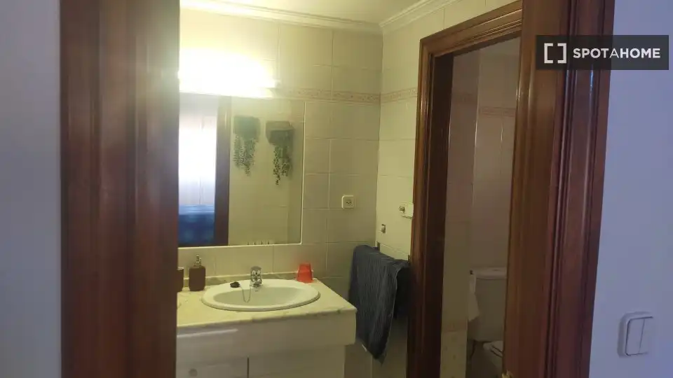 Bathroom of Flat for share in Murcia  with Air Conditioner, Heating and Furnished