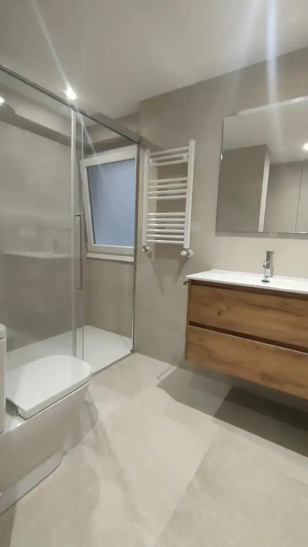 Baño de Piso de alquiler en Donostia - San Sebastián  con Calefacción, Terraza y Amueblado